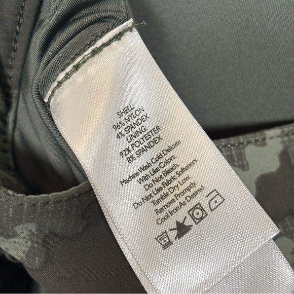 Eddie Bauer Adventurer 2.0 Skort Camo Active Outdoor Golf Skirt-Green-Women 8 - Picture 8 of 9